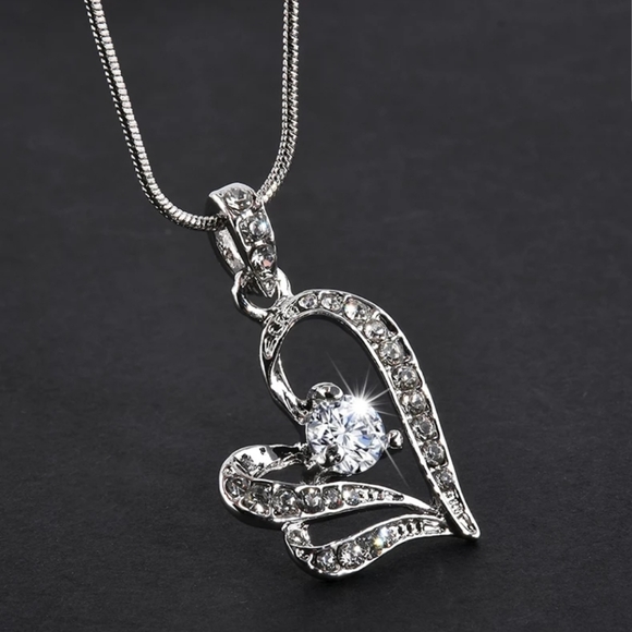 New heart Crystal rhinestone long chain necklace! - Picture 5 of 5